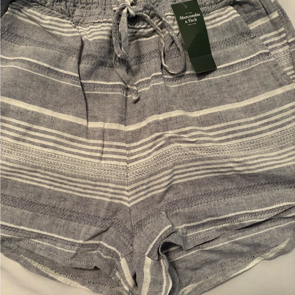 Abercrombie & Fitch Cotton & Linen  Chambray Striped Beach Shorts Medium  NWT - Picture 2 of 8